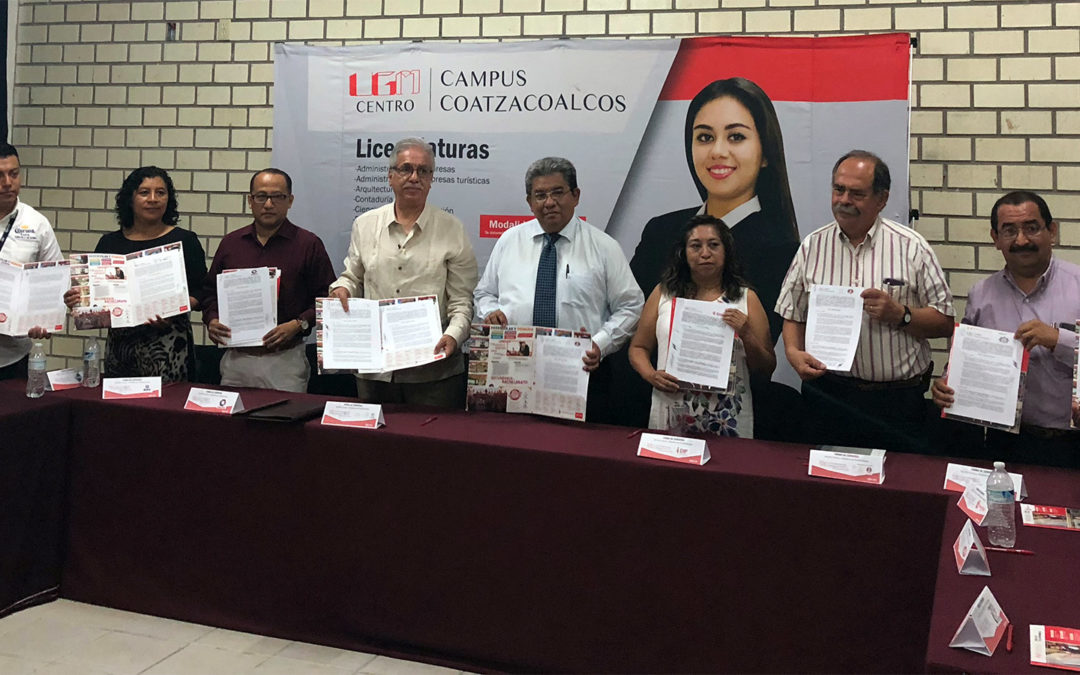 Firma UGM Coatzacoalcos convenios para servicio social y residencias